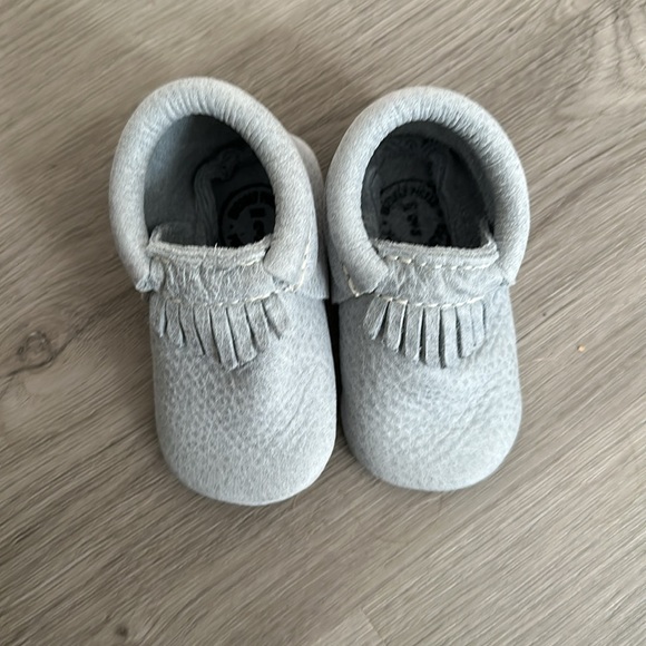 Freshly picked baby moccasins - Picture 4 of 12